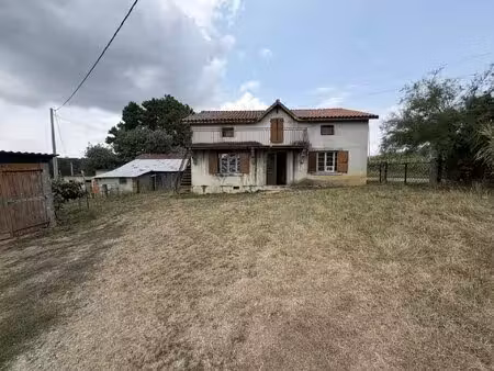 maison de 135m2 habitable sur un terrain de 6 890m2 avec vue sur les pyrénées