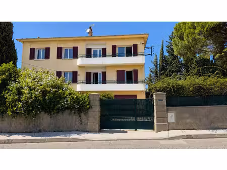 appartement 5 pièces avec terrasse  parking privatif et cell