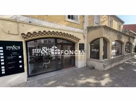 local commercial loué à martigues - 126 m² - rendement de 5 3 %