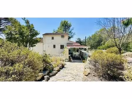 maison avec piscine et jardin cotignac (83)
