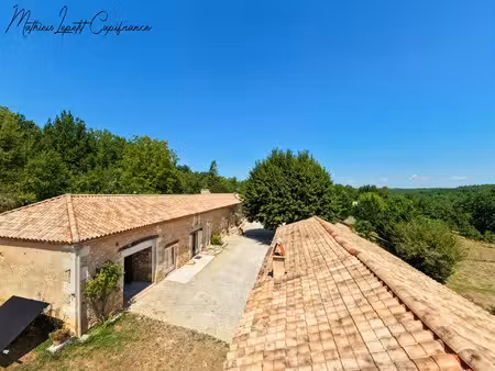 aux portes de périgueux – authentique longère en pierre du xixᵉ siècle 210 m²- t7 – dpe b 