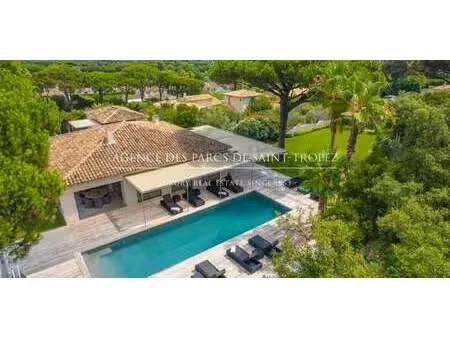 maison contemporaine avec piscine et jardin saint-tropez (83)