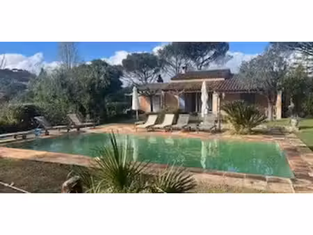 villa avec piscine et jardin zone est diffuse - saint-tropez (83)