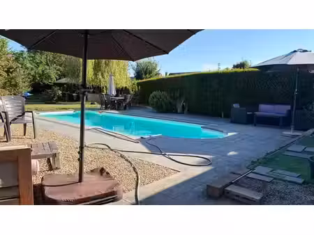 villa 4 chambres avec piscine et jardin