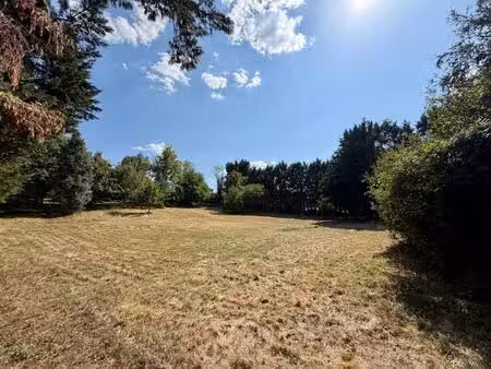 terrain situé à 150m du bourg de vergt