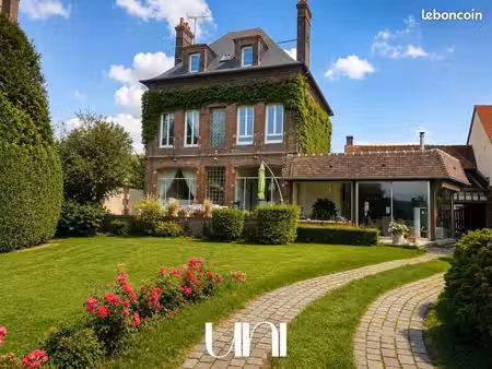 maison 8 pièces 260 m²