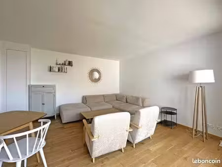 appartement de 3 pièces meublée à louer nanterre