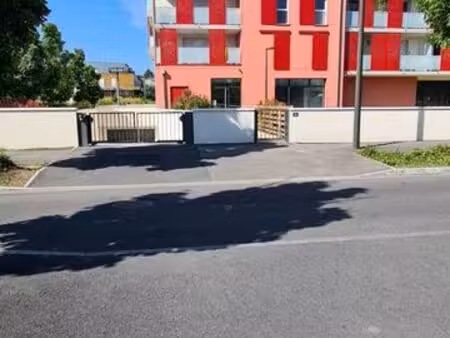 place de parking - olivet 45160 · quartier de l'archette - résidence sécurisée et calme