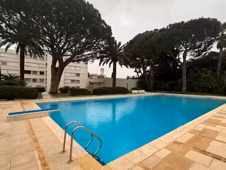 studi golfe juan au sous-sol avec piscine