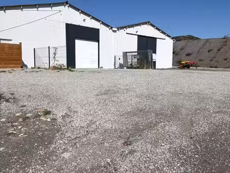 à louer entrepôt