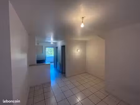 studio non meublé– troissy