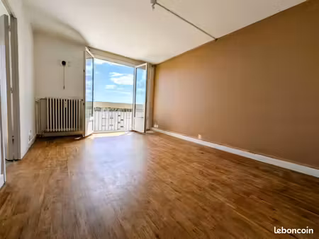 ?à louer – beau t4 69 m² avec balcon et parking – emplacement idéal