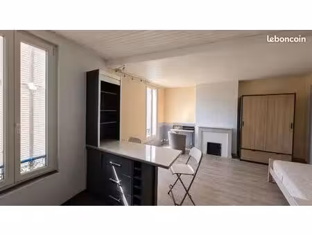 loue grand studio  friche de la belle de mai