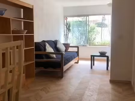 super situation cœur de montpellier  polygone  f3 meublé rénové