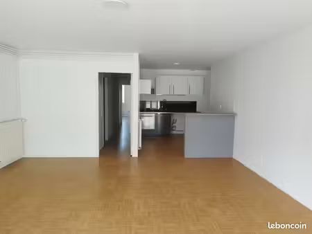 t3 de 80 m² en centre historique