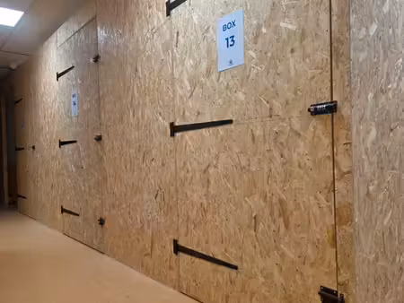 box de stockage / garde-meubles à louer –