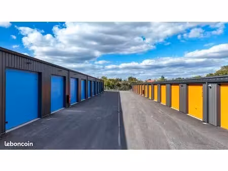 box de 30 m2 à louer