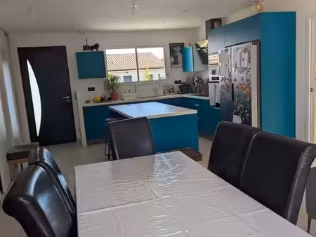 location maison 6 pièces -5 chambres - 156 m²- gauriac (gironde) individuelle  coloration 