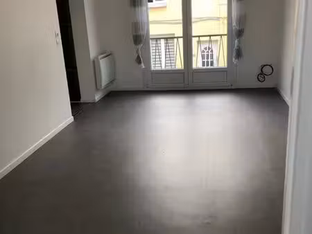 studio avec cave et garage