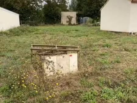 vente terrain à celles-sur-belle (79370) : à vendre / celles-sur-belle