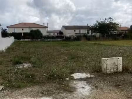 vente terrain à celles-sur-belle (79370) : à vendre / celles-sur-belle