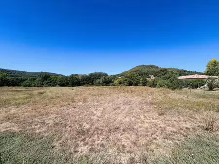 vente terrain 1560 m² à salernes (83690)  120 000 €