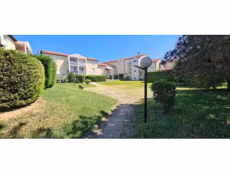 location appartement 3 pièces 62 m² à sérézin-du-rhône (69360)  791 €