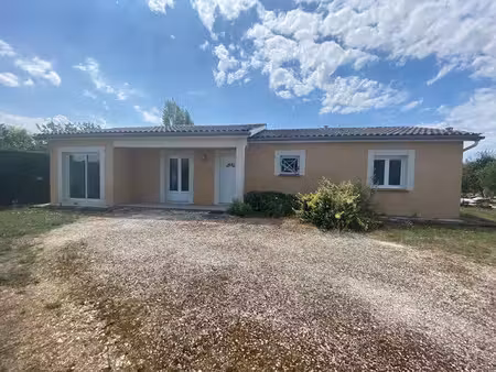 location maison 4 pièces 111.29 m² à la ville-dieu-du-temple (82290)  900 €