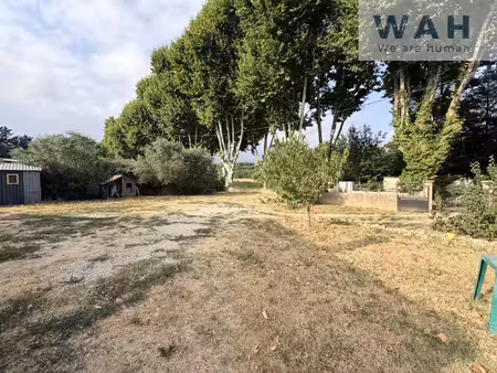 terrain constructible de 383m2 - aigues vives 30670