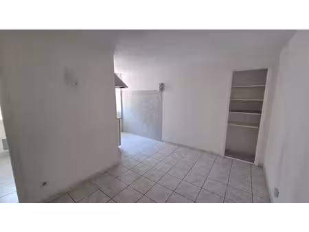 location appartement 2 pièces 29.61 m² à flassans-sur-issole (83340)  455 €