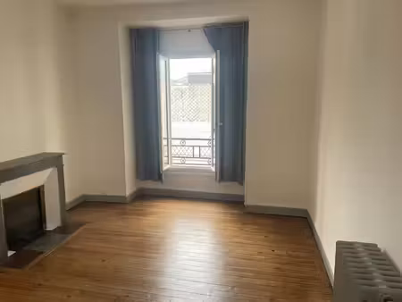 spacieux appartement t4 avec balcon  pau centre