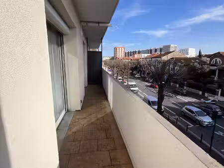 à louer spacieux t3 avec parking extérieur toulouse 3110