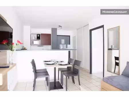 location meublée appartement 2 pièces 35 m² à divonne-les-bains (01220)  930 €