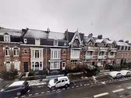 location appartement 3 pièces 59 m² à lille (59000)  950 €