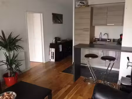 location meublée appartement 2 pièces 42 m² à lyon 8ème (69008)  960 €