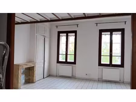 location appartement 3 pièces 72 m² à lyon 3ème (69003)  1 070 €