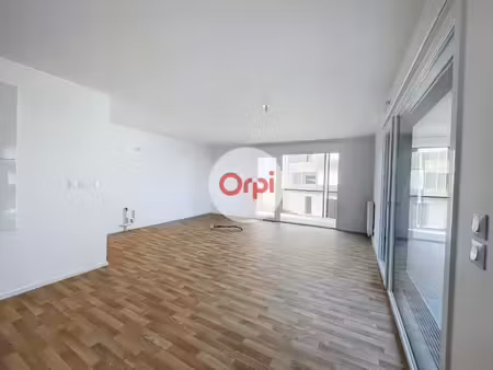 location appartement 3 pièces 84 m² à vannes (56000)  1 250 €