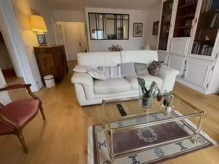 location meublée appartement 2 pièces 57 m² à garches (92380)  1 650 €