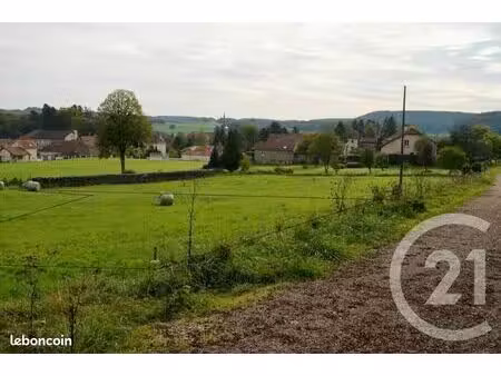 terrain 1 772 m² combeaufontaine