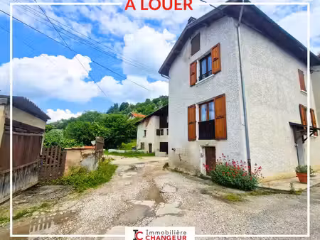 maison coublevie - 3 pièces - 74.6 m²