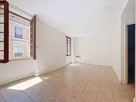 location appartement 1 pièce 27.5 m² à puteaux (92800)  791 €