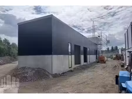 unité pme neuve de 878 m² + 432 m² de bureaux à vendre à ...