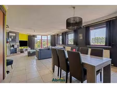 appartement spacieux et lumineux avec 3 chambres