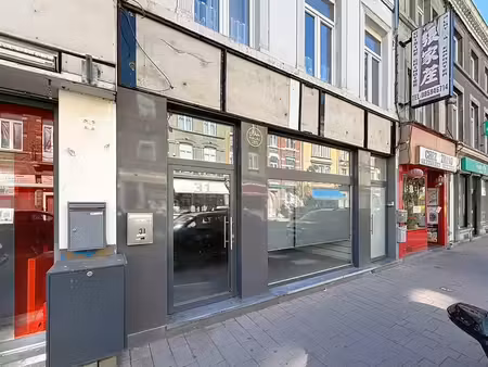 surface commerciale de 120 m² avec cour extérieur