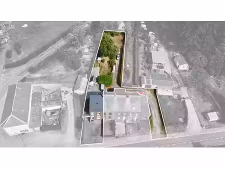 maison avec garage et passage latéral