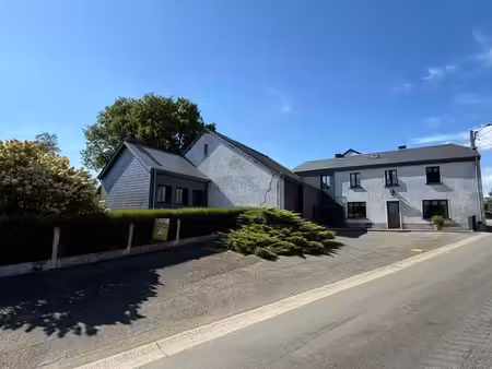 charmante maison villageoise avec jardin arboré