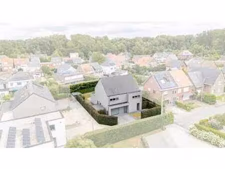 magnifique villa 4 chambres située dans une rue sans issue