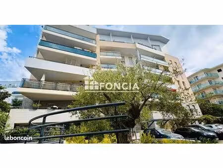 superbe duplex 3 chambres + bureau en dernier étage avec terrasse apercu mer au calme