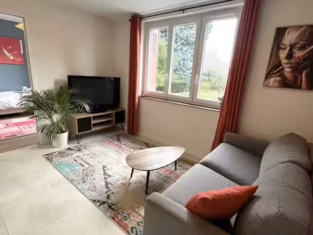 t3 avec garage privatif et entrée indépendante – esprit maison de ville – genas centre