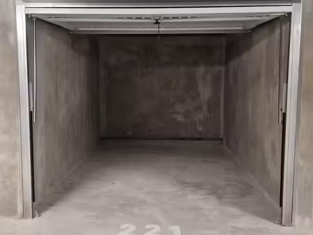à louer – garage fermé en sous-sol à saint-andré-de-la-roche